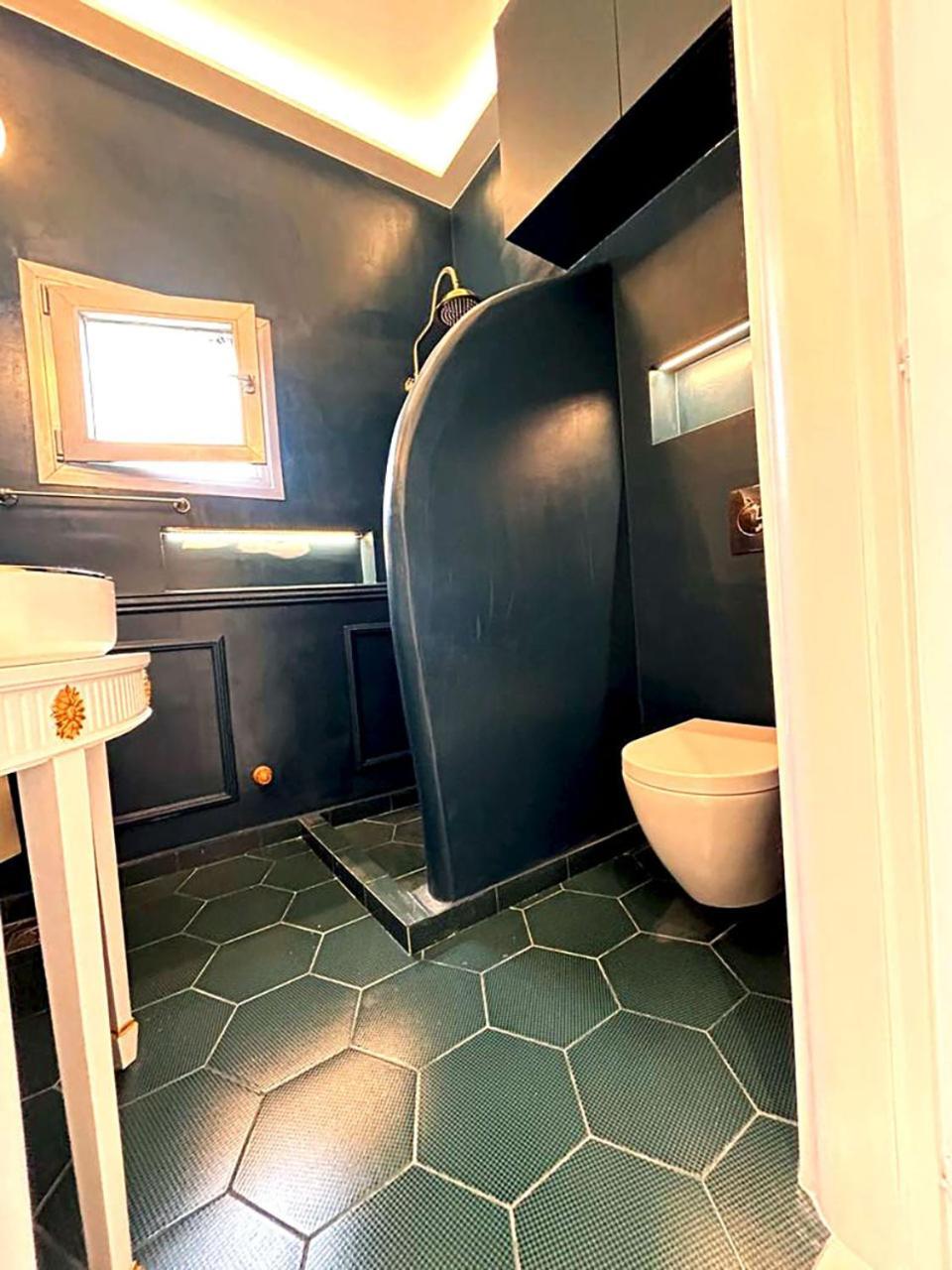 Boutique3436 Luxury Apartment Афины Экстерьер фото