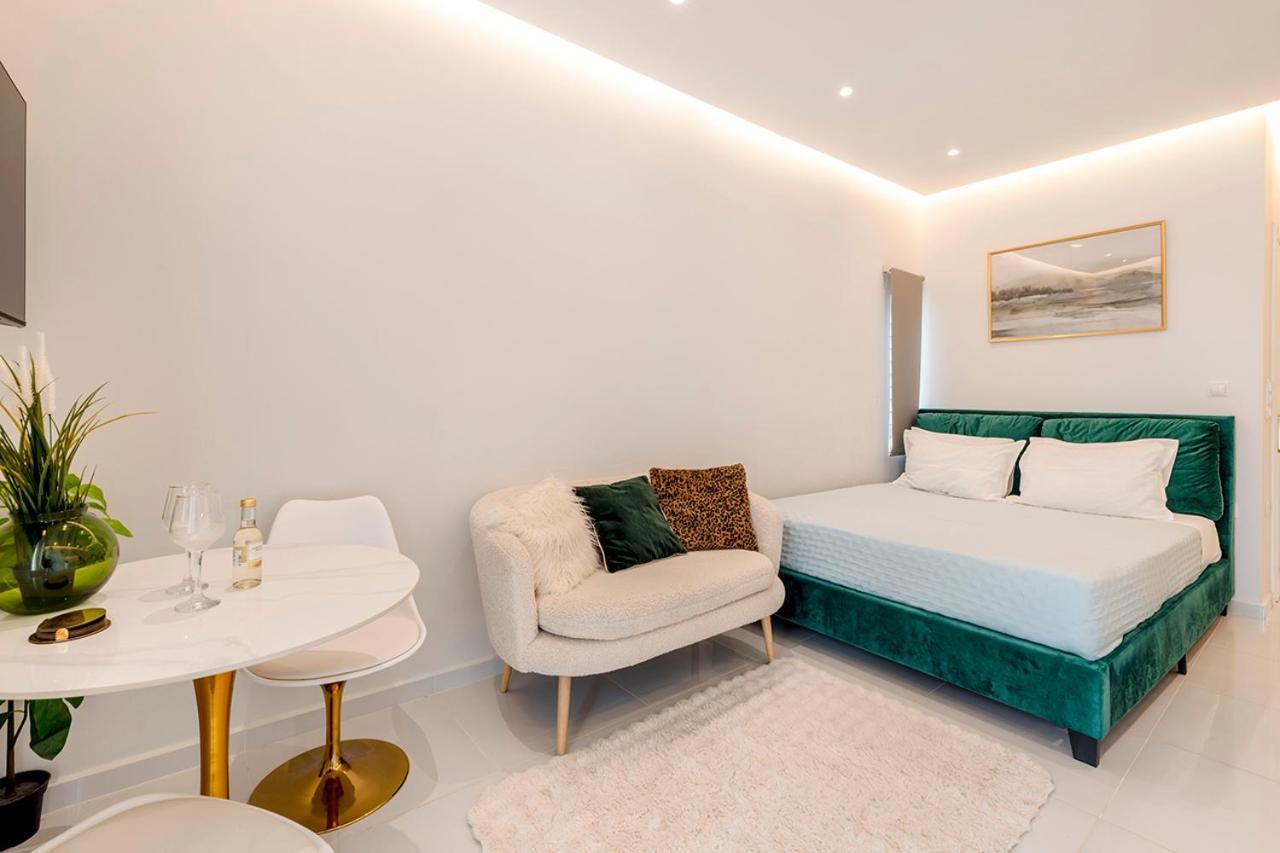 Boutique3436 Luxury Apartment Афины Экстерьер фото